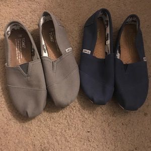 Two pairs of toms.