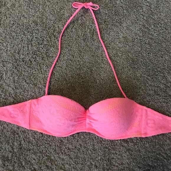 34C VS Crochet Bikini Top - Picture 2 of 4