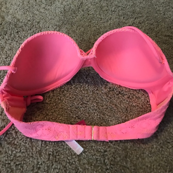 34C VS Crochet Bikini Top - Picture 4 of 4