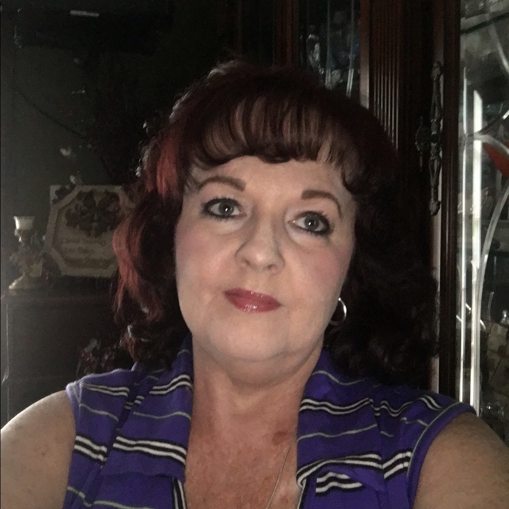 Meet your Posher, Lisa