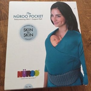 Nuroo pocket-baby wearing shirt & support belt.