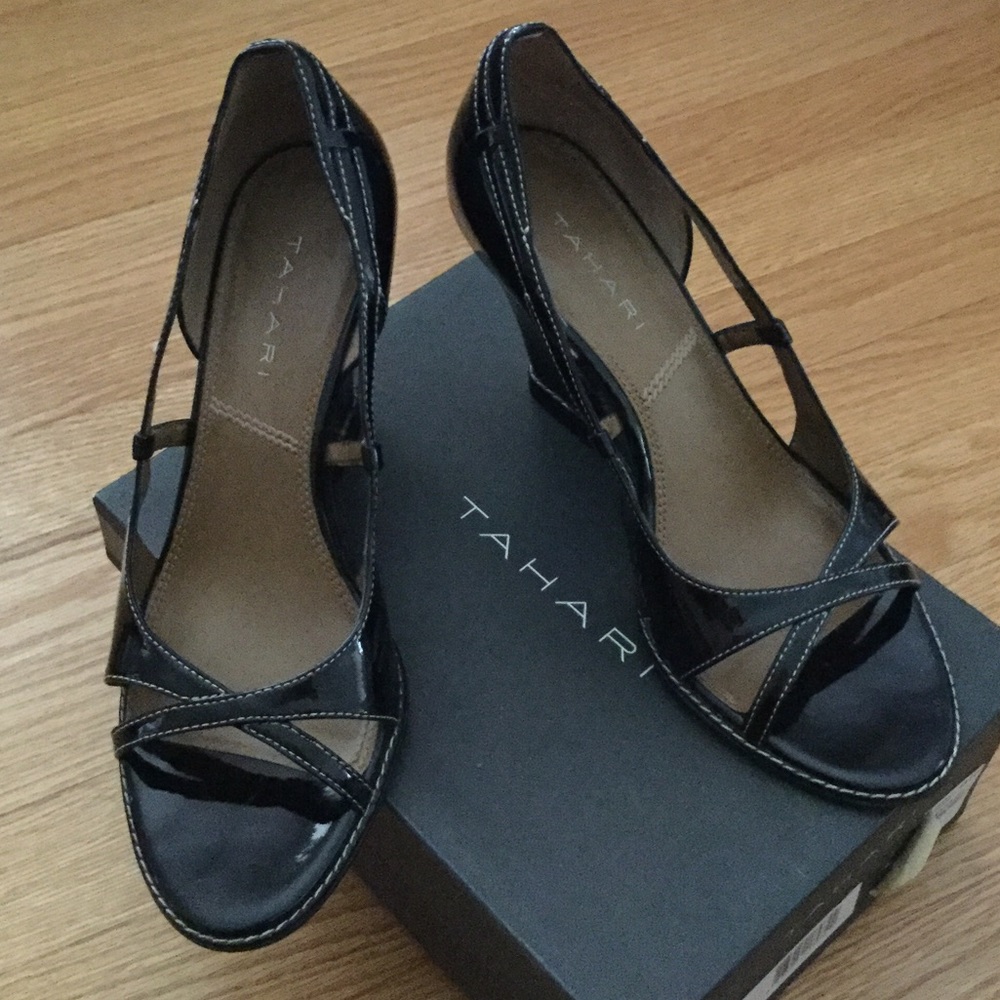 Black Wedges