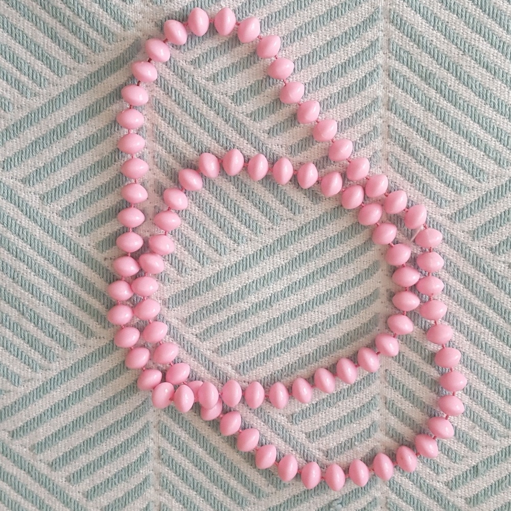 VINTAGE • BEADED NECKLACE • PINK