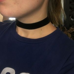 Velvet choker