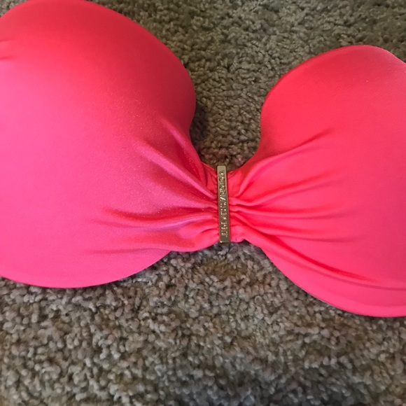 Never worn VS Bikini Top - Picture 2 of 5