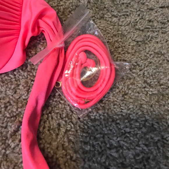 Never worn VS Bikini Top - Picture 3 of 5