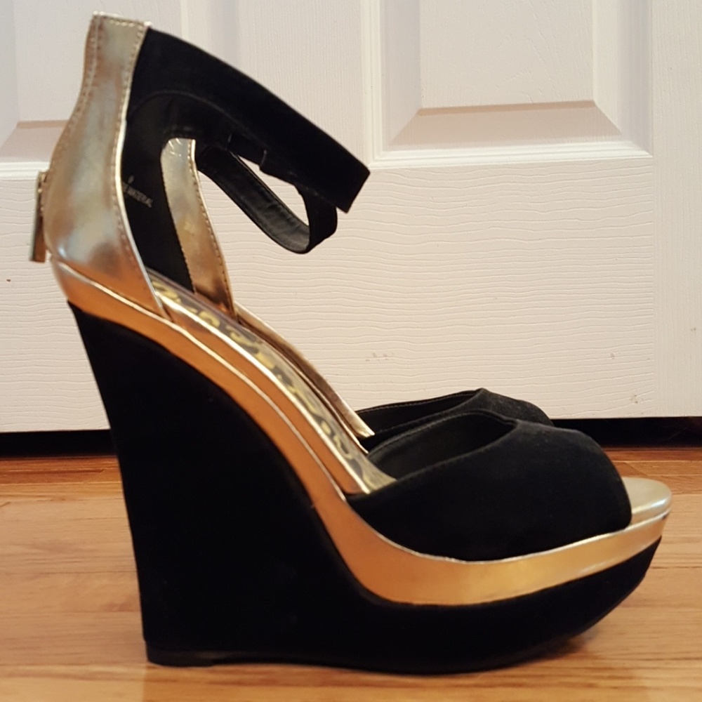 Dollhouse Wedges