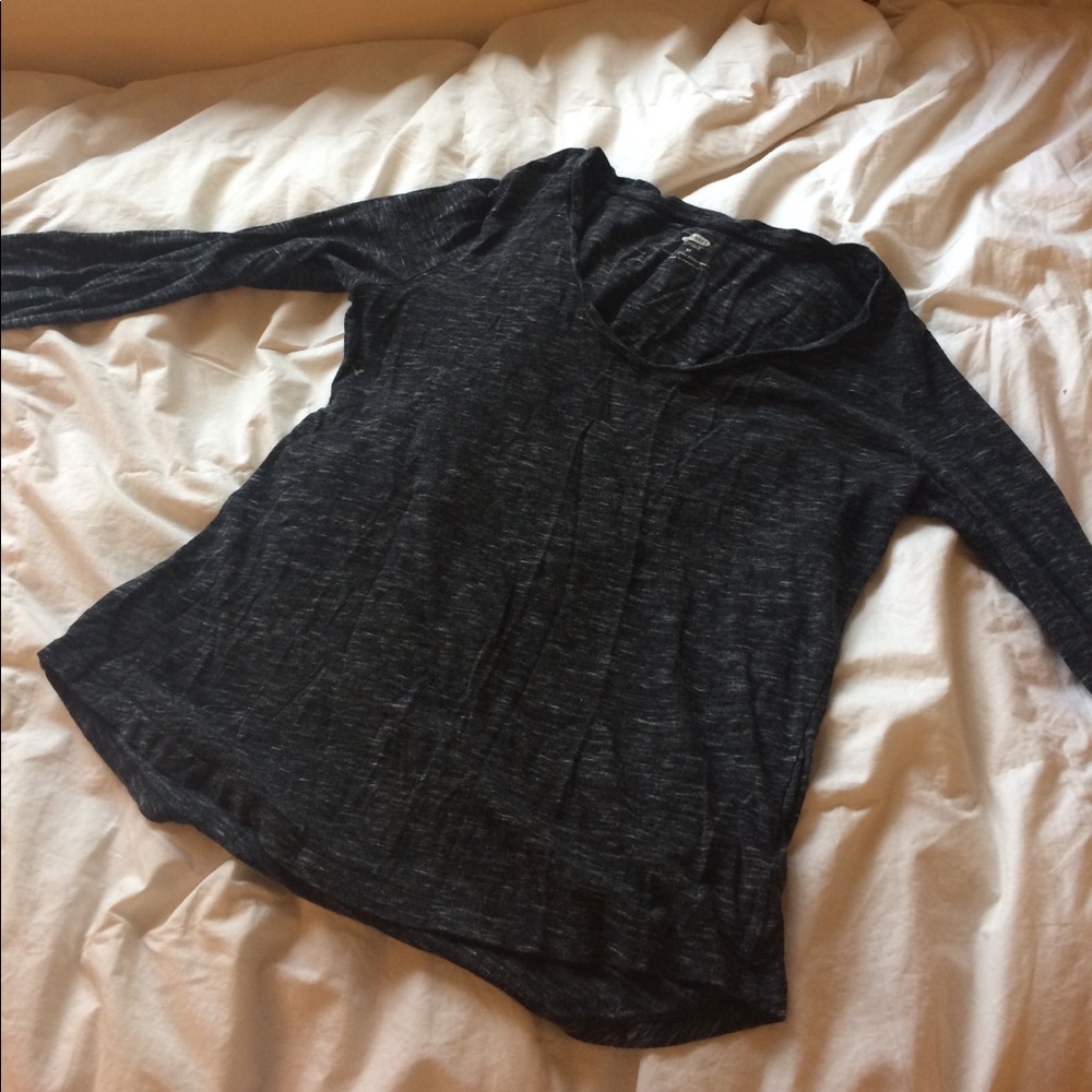 Long sleeve grey and light grey shirt