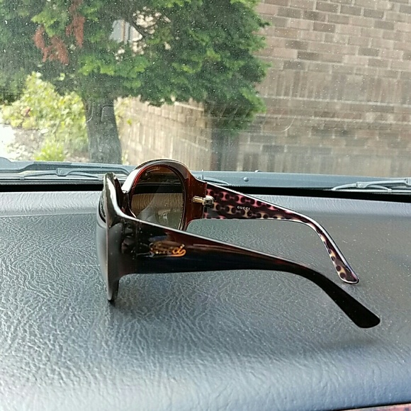 Authentic Gucci sunglasses - Picture 2 of 5