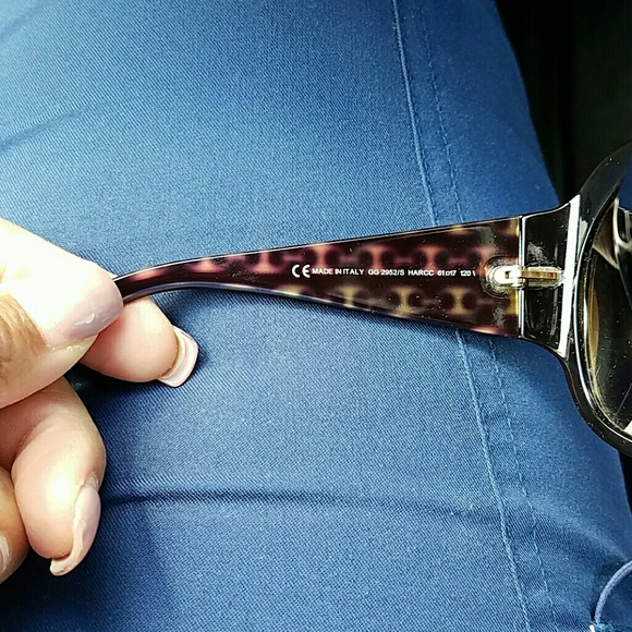 Authentic Gucci sunglasses - Picture 4 of 5