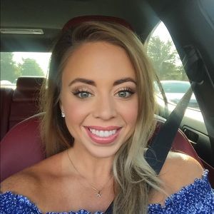 Meet your Posher, Marisa