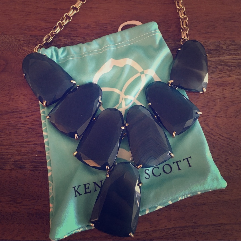 Navy Kendra Scott Harlow necklace