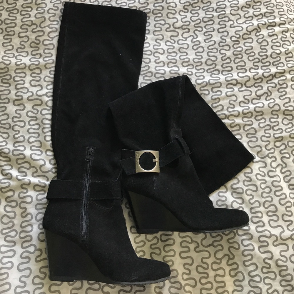 BCBG wedge knee high black boots 💗⚡️