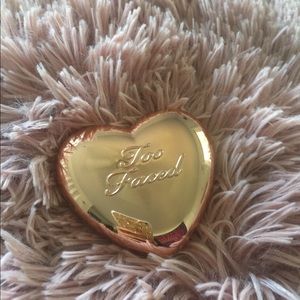 Too Faced Highlighter