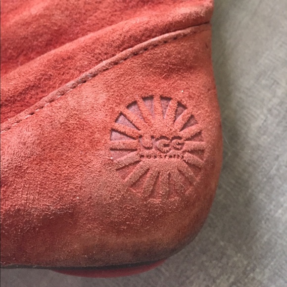 Ugg - Picture 2 of 5
