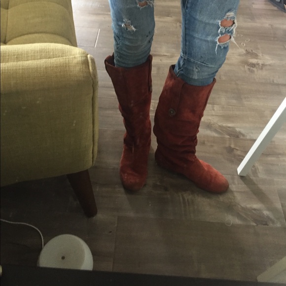 Ugg - Picture 4 of 5