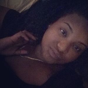 Meet your Posher, Hilary