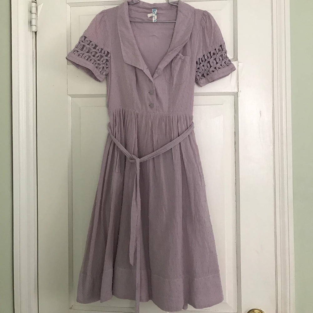 Adorable pale purple tea dress 👗