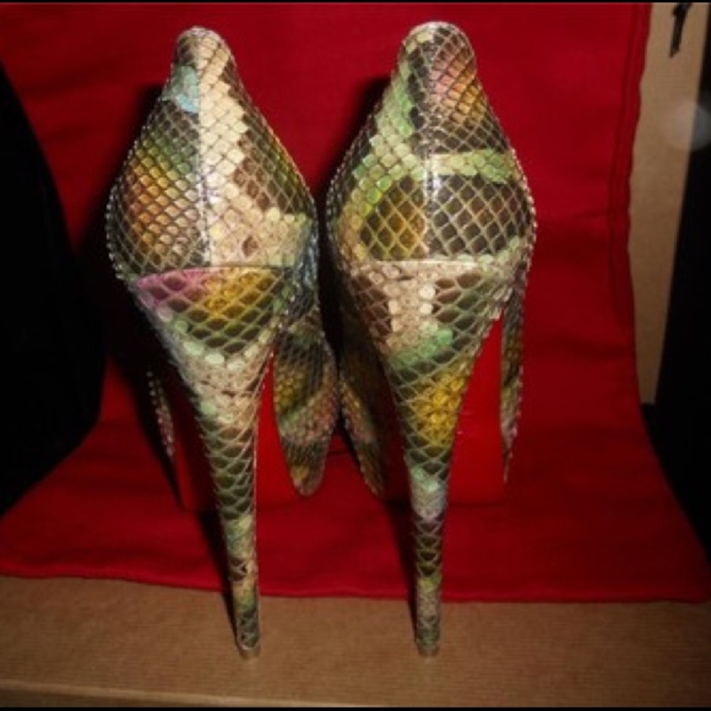 ⛔️SOLD⛔️AUTHENTIC Christian Louboutin 150 python, - Picture 6 of 7
