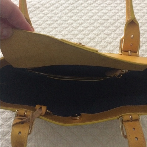 Handbag with Matching Wallet. Just added wallet - Picture 3 of 6