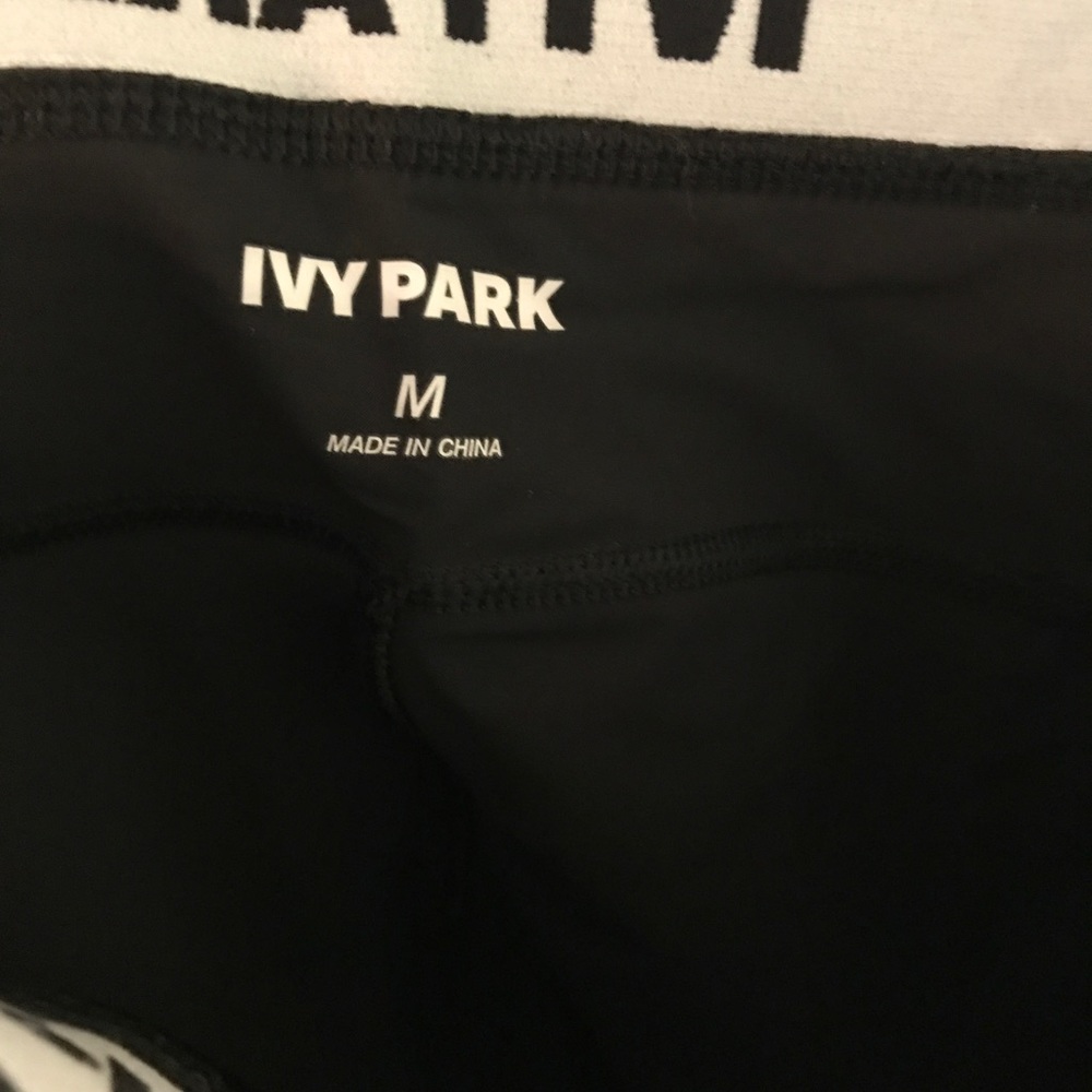 Ivypark capris size m. Never worn.