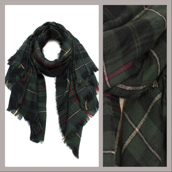 Hunter green plaid big blanket scarf with fringe - Picture 3 of 6