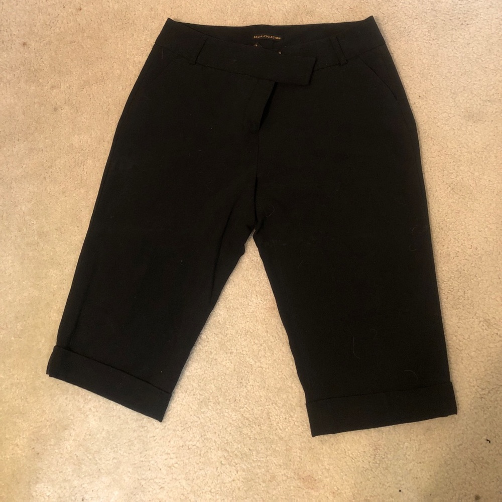 Black Capri
