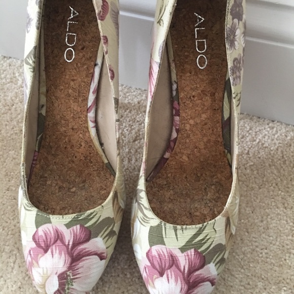 SOLD ON OFFER UP !! - Picture 1 of 4
