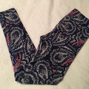 Lularoe OS PAISLEY print leggings