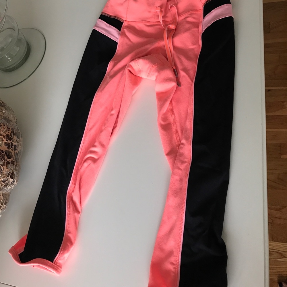 Size 2, lululemon crops