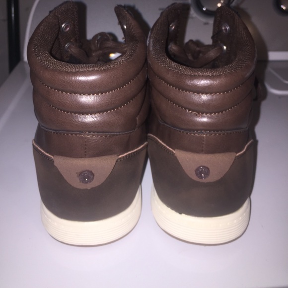 Brand new Levi shoes size 11 - Picture 4 of 5