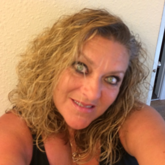 Meet your Posher, Angela - Picture 1 of 1