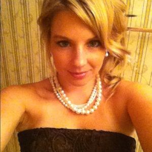 Meet your Posher, Holly