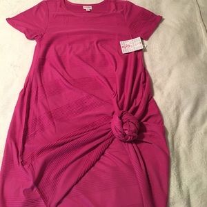Lularoe Small solid dark pink Carly