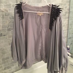 Elizabeth and James wide arm shirt xs/s