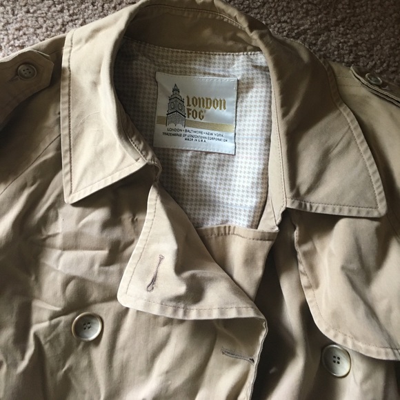 London Fog Jackets & Blazers - EUC Khaki London Fog Trench Coat