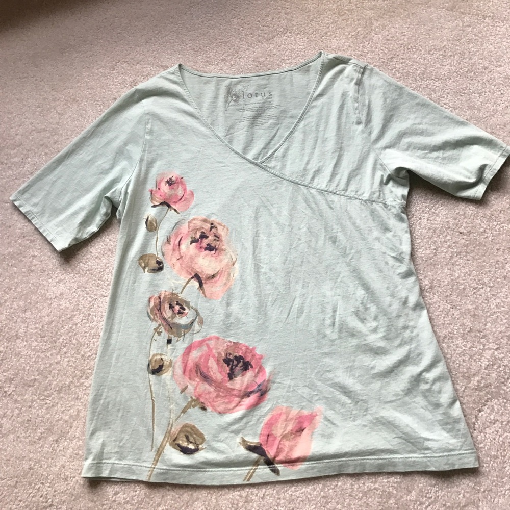 Adorable Lotus by Soma top