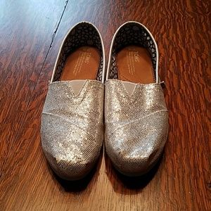Toms shoes size 10
