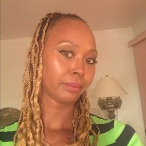 Meet your Posher, Lenita