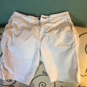 American Eagle Classic Fit white shorts