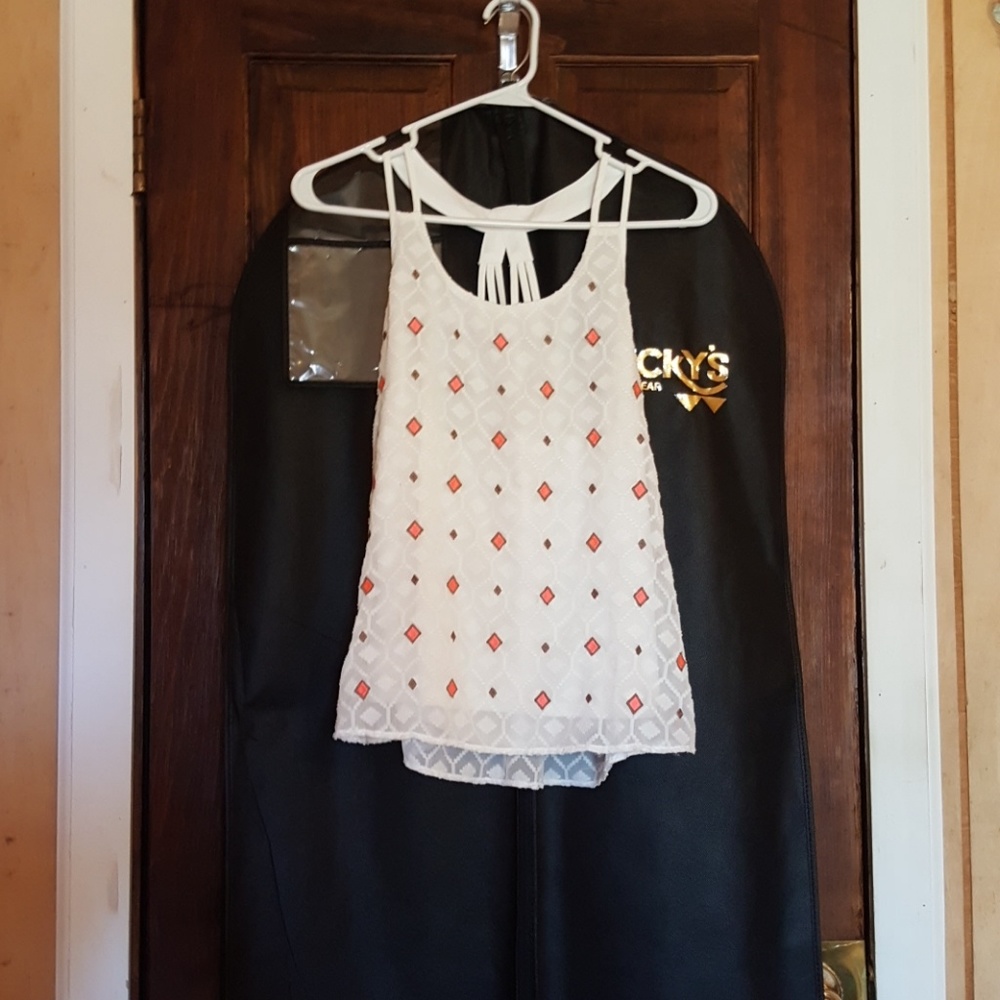 NWOT White tank top with colored diamonds