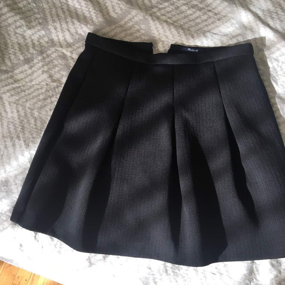 NWT black pleated skirt from madewell with pockets