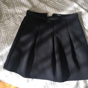 NWT black pleated skirt from madewell with pockets