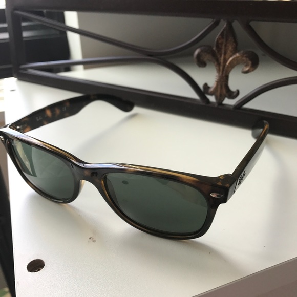 Ray-Ban Other - Rayban New Wayfarer Sunglasses