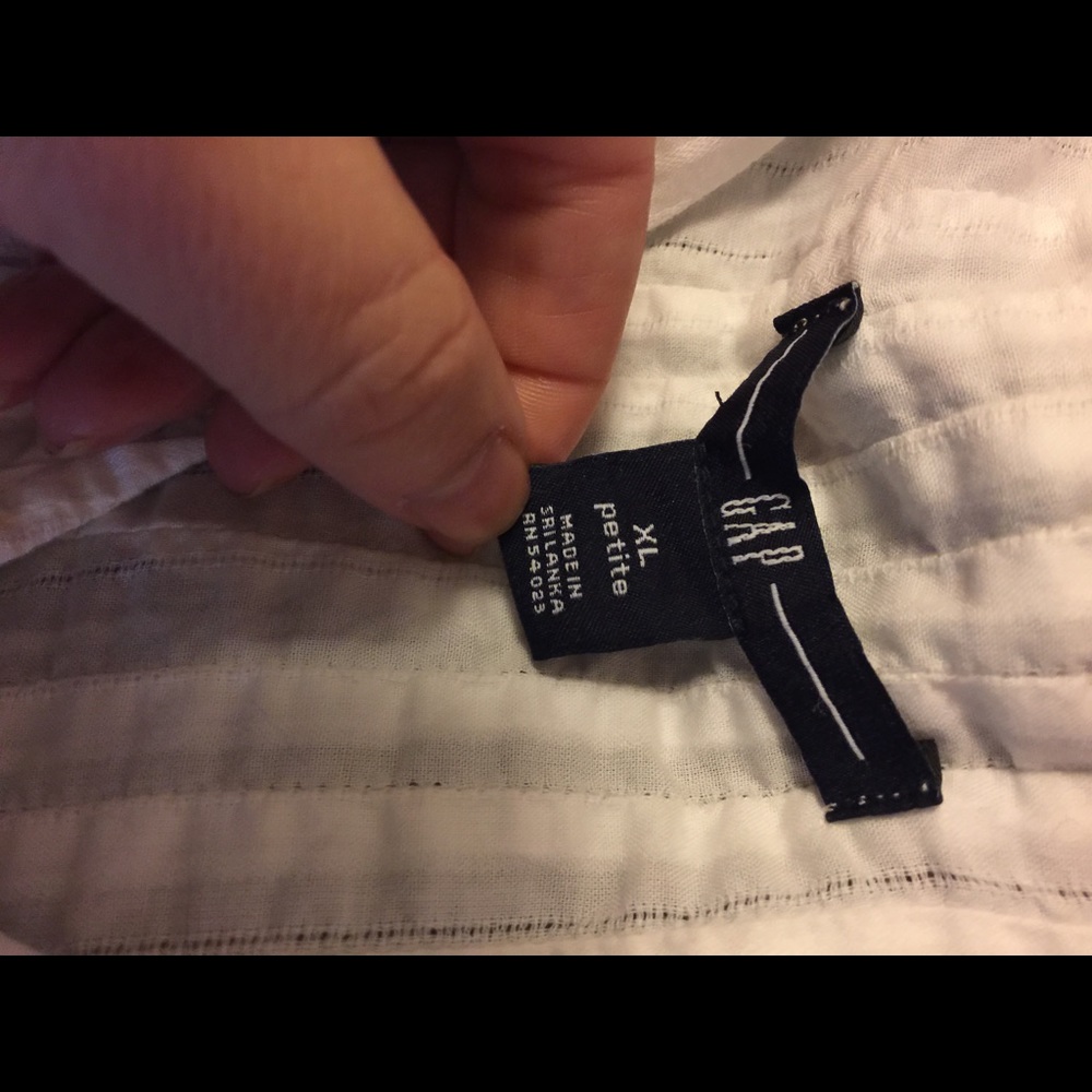 GAP Top! - Picture 4 of 4