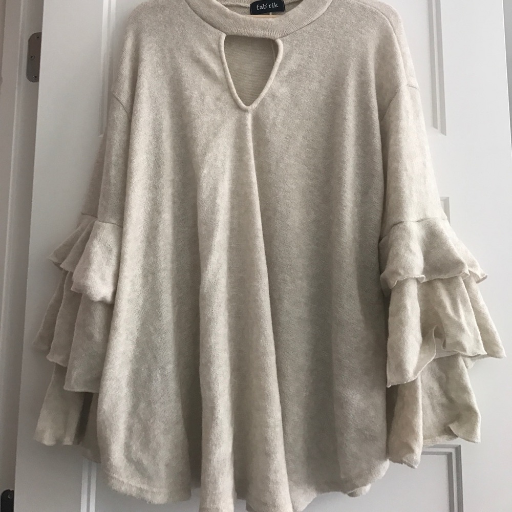 Bell tiered ruffle sleeve sweater size medium