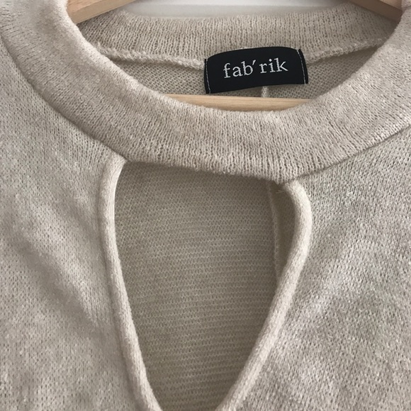 Bell tiered ruffle sleeve sweater size medium - Picture 3 of 8