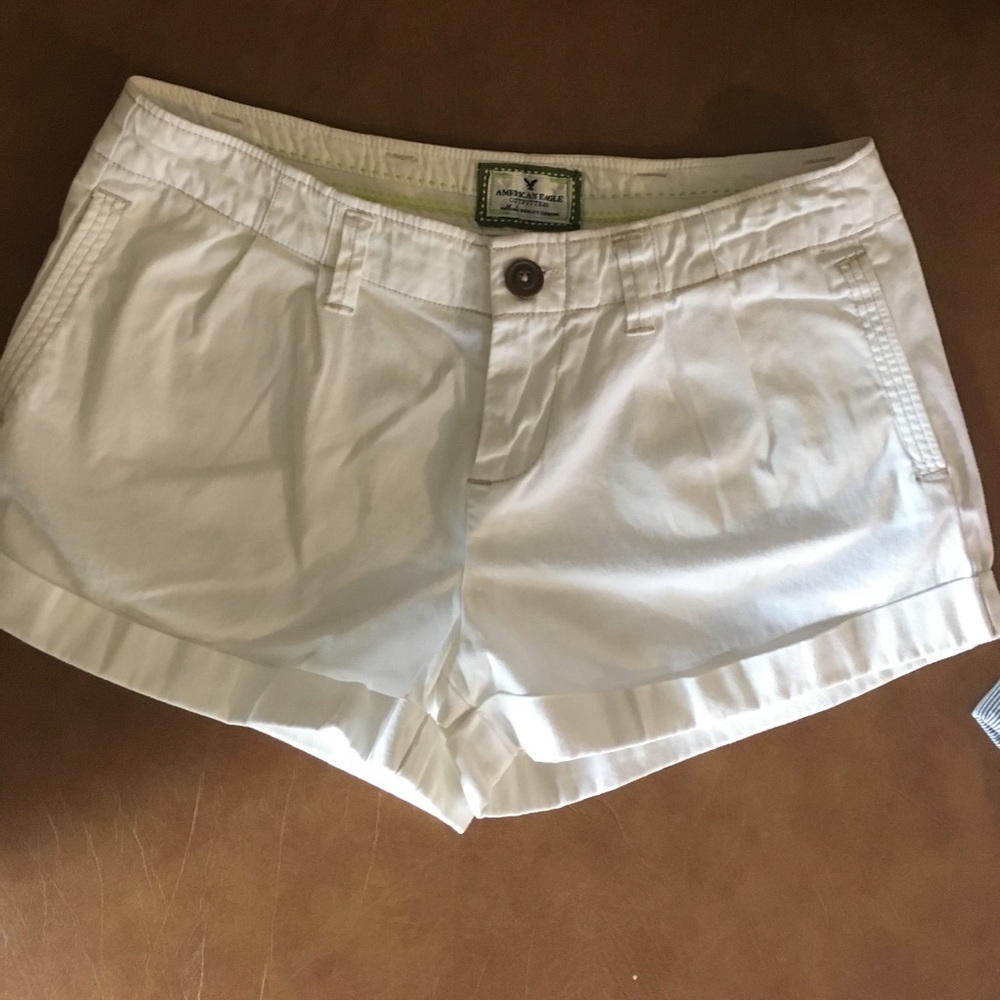 American Eagle White Shorts in size 0