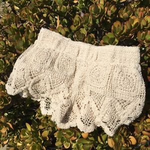 Cream lace Surf Gypsy shorts!! <3