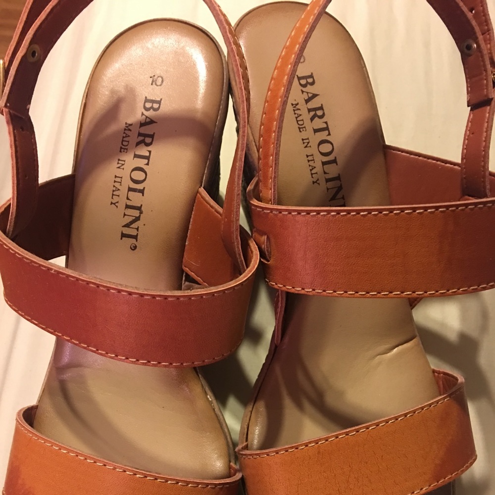 Tan sandal. Size 10. Fits like a 9 1/2.